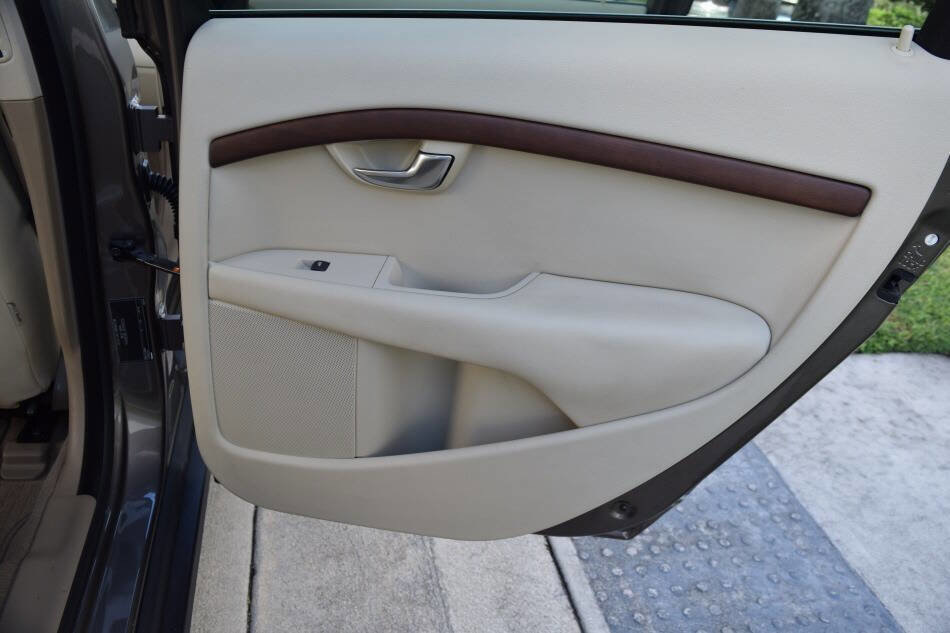 Used 2011 Volvo XC70 3.2 w/ Premium Pkg image 72