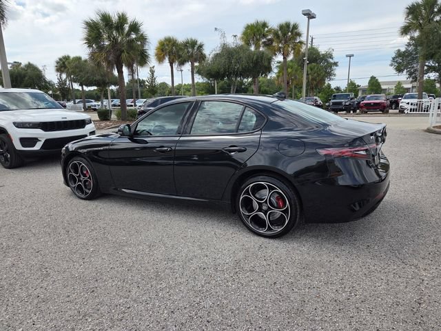 Used 2025 Alfa Romeo Giulia AWD w/ Veloce Package AWD image 11