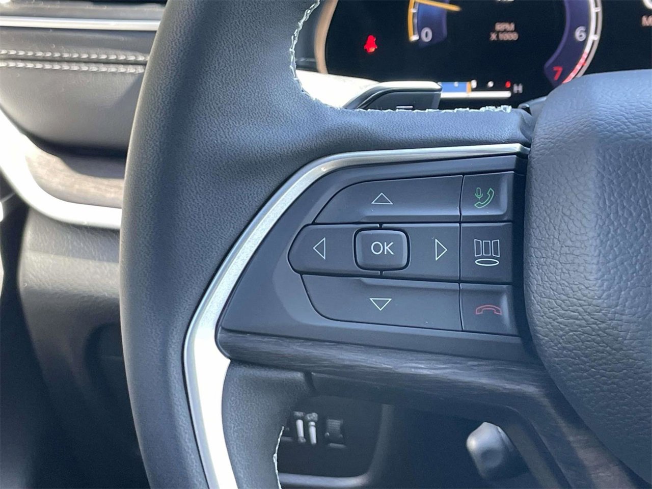 New 2025 Jeep Grand Cherokee L Limited w/ Luxury Tech Group II image 14