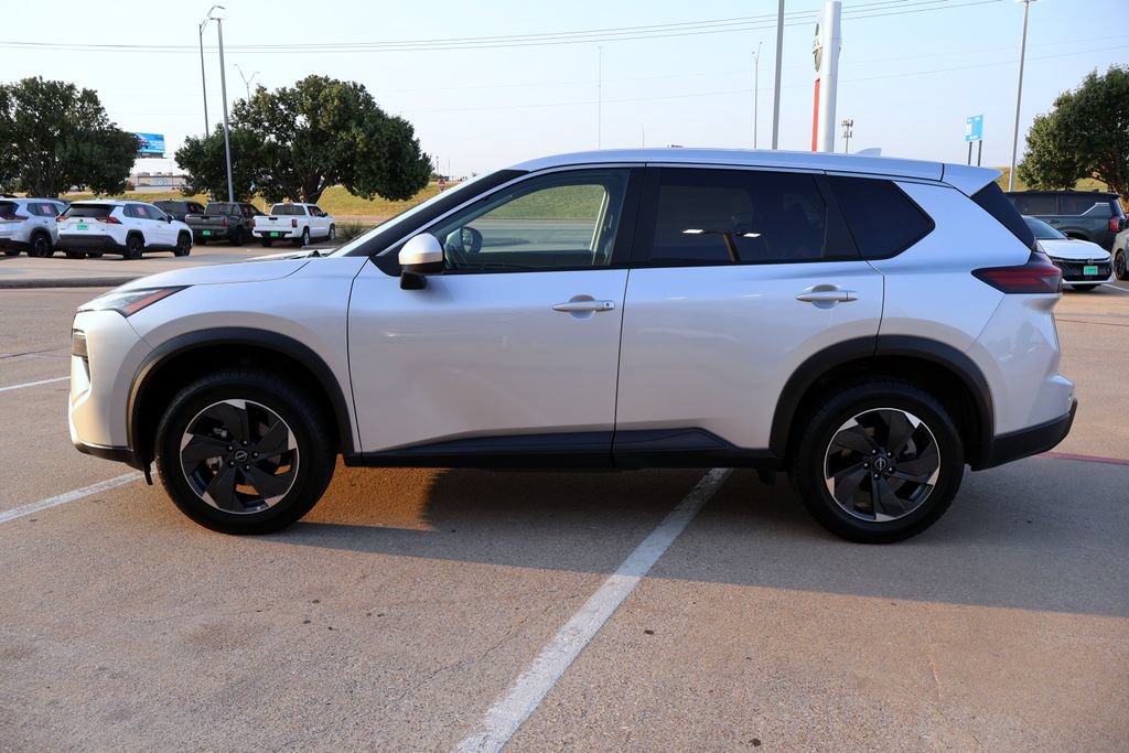 Certified 2025 Nissan Rogue SV AWD/4WD image 2