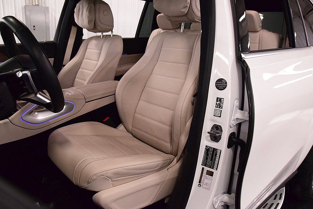 Used 2025 Mercedes-Benz GLS 580 4MATIC image 31