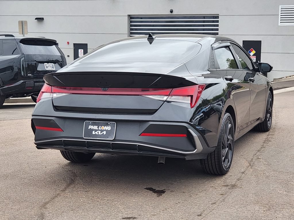 Used 2025 Hyundai Elantra Sport FWD image 2