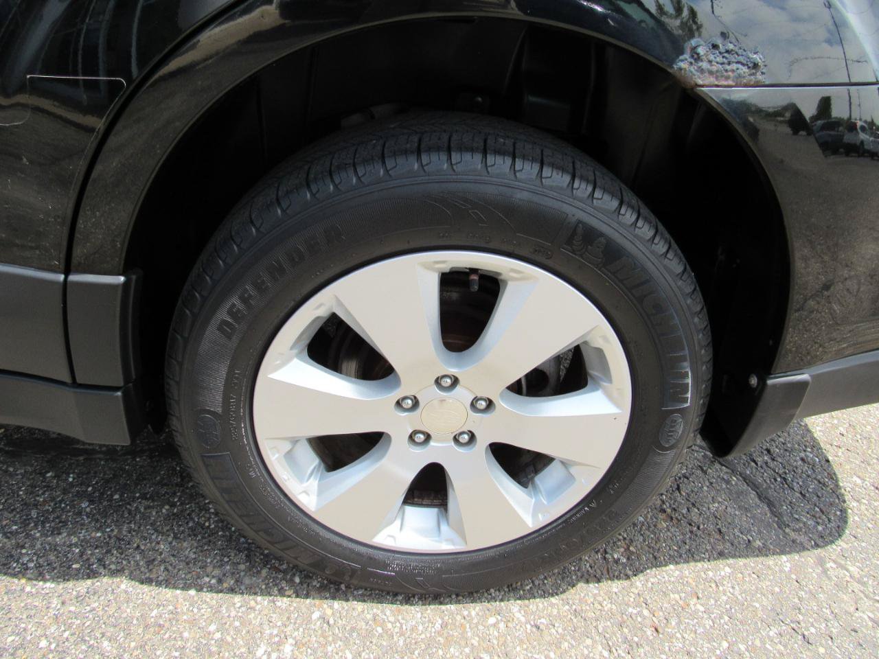 Used 2011 Subaru Outback 2.5i Premium AWD/4WD image 11