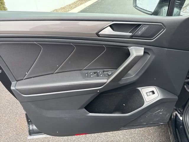 Used 2022 Volkswagen Tiguan SE image 10