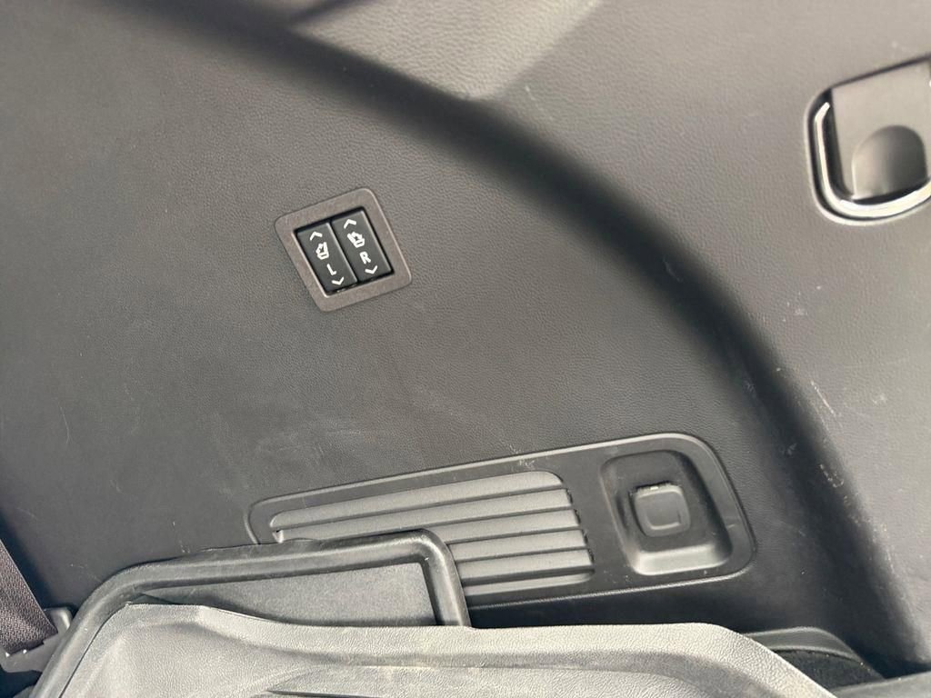 Used 2022 Buick Enclave Avenir w/ Avenir Technology Package image 30