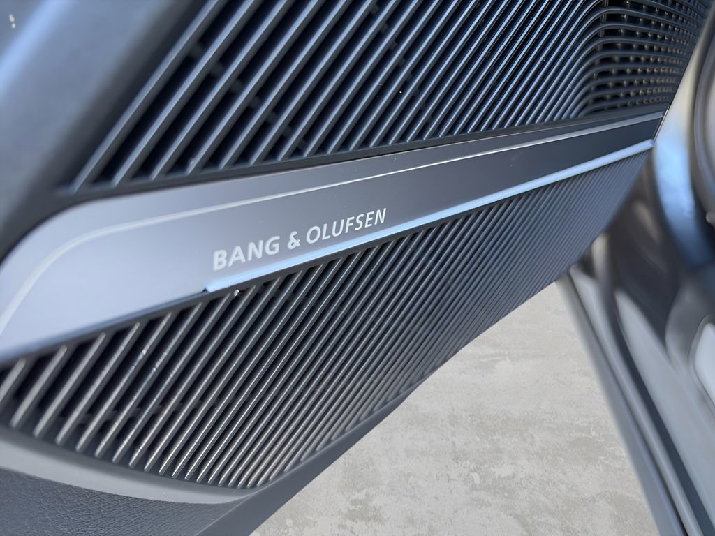 Used 2024 Audi Q5 e Premium Plus w/ Premium Plus Package image 17