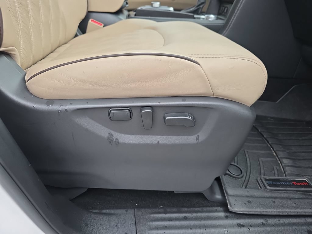Used 2023 Nissan Armada Platinum w/ Captain's Chairs Package AWD/4WD image 43
