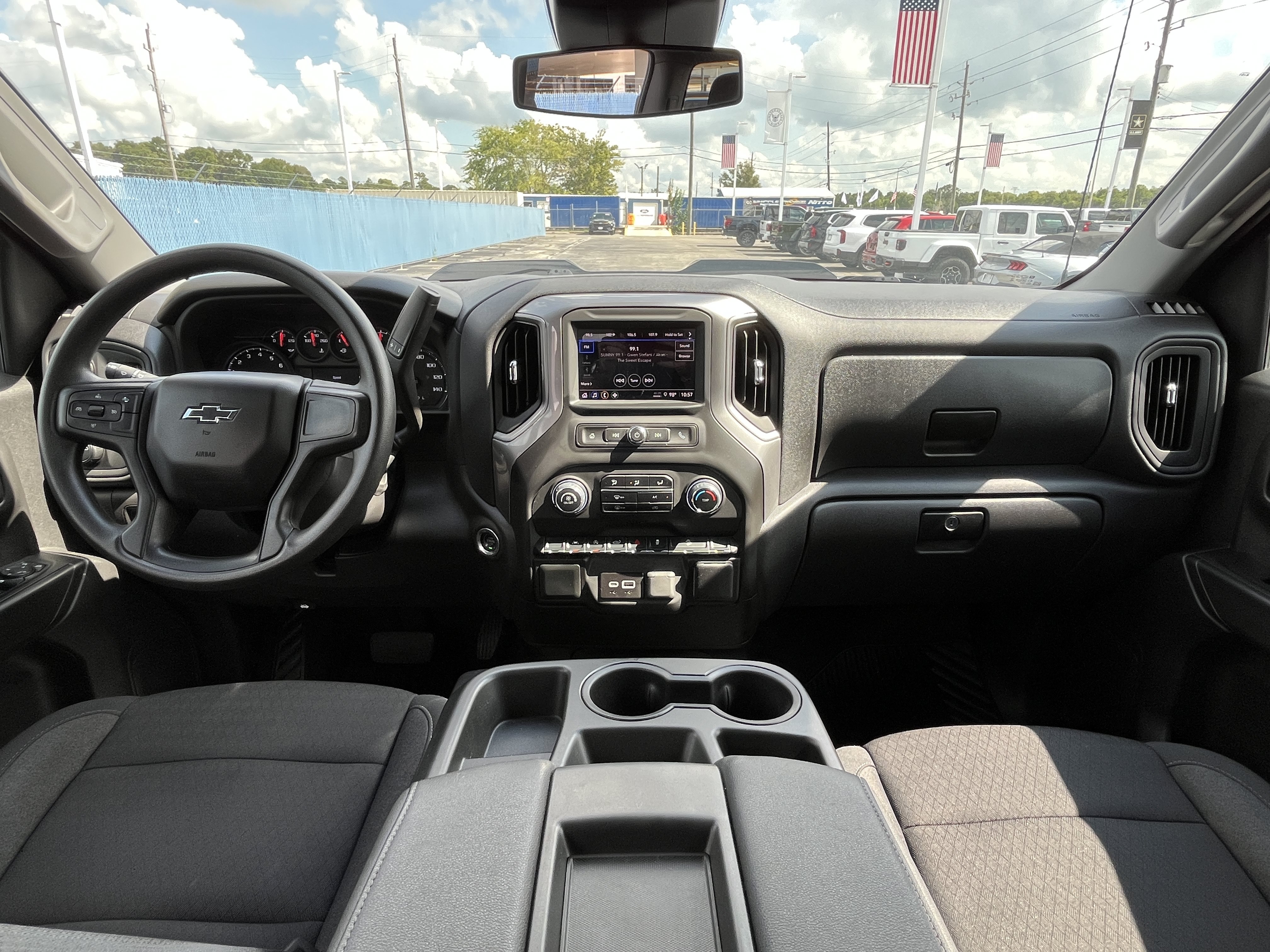 Used 2025 Chevrolet Silverado 1500 Custom Trail Boss w/ LPO, Dark Essentials Package AWD/4WD image 31