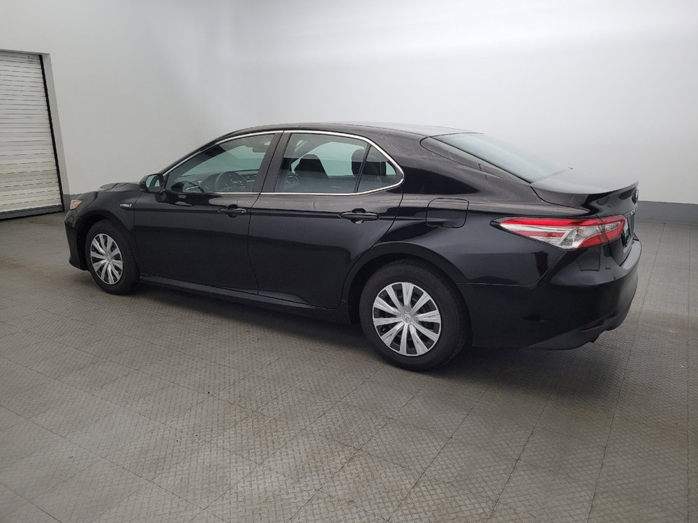 Used 2018 Toyota Camry LE image 3