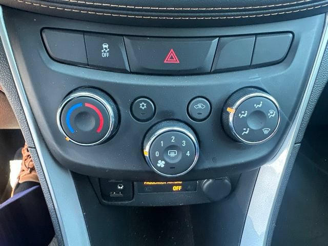 Used 2021 Chevrolet Trax LS w/ Tint and Cruise Package AWD/4WD image 17