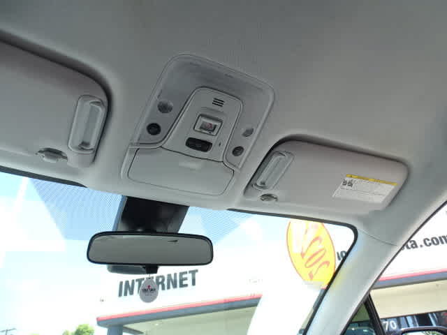 Used 2022 Toyota Prius LE FWD image 34
