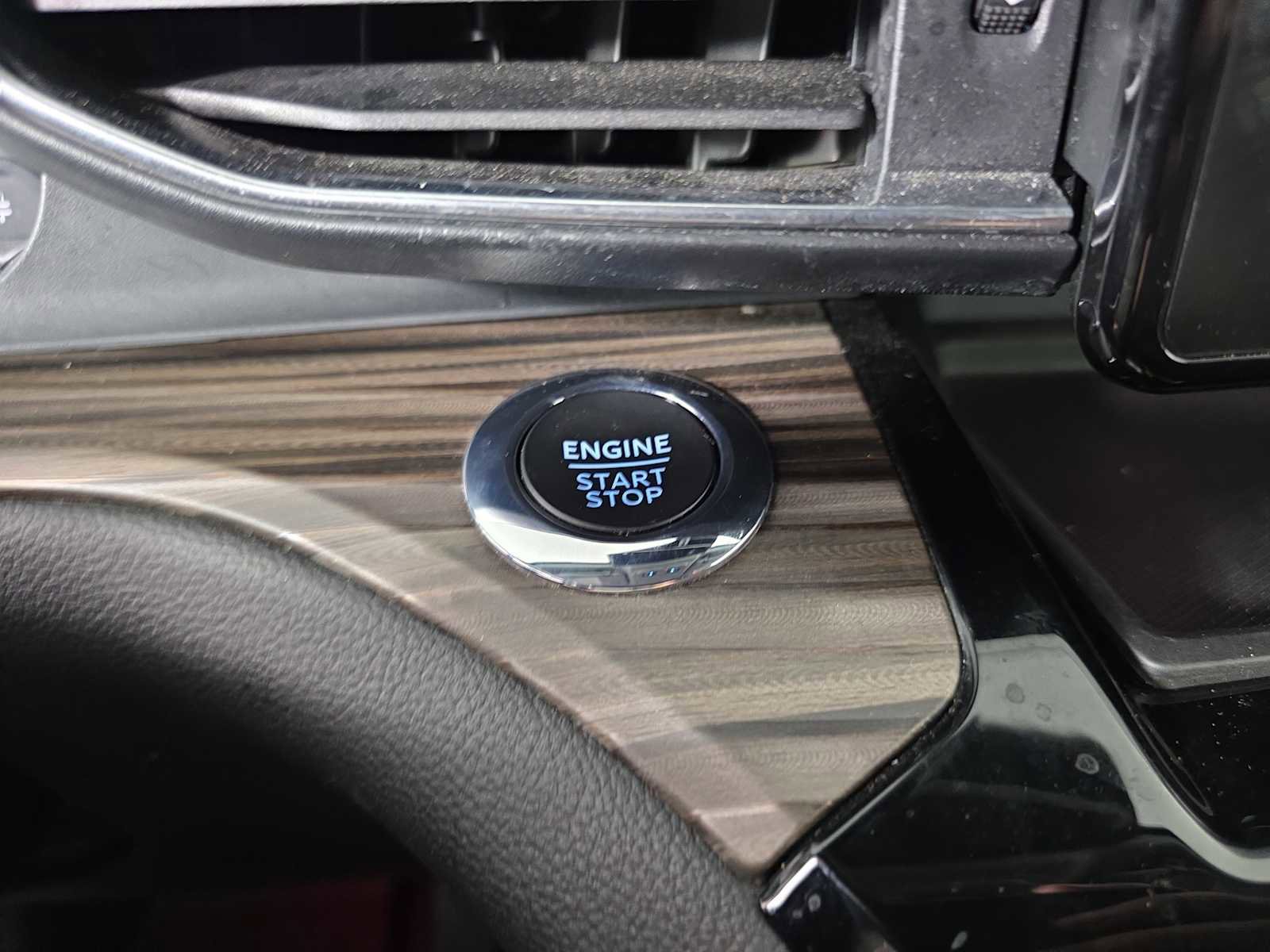 Used 2022 Ford Explorer Limited image 20