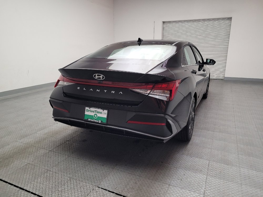 Used 2025 Hyundai Elantra SEL image 7