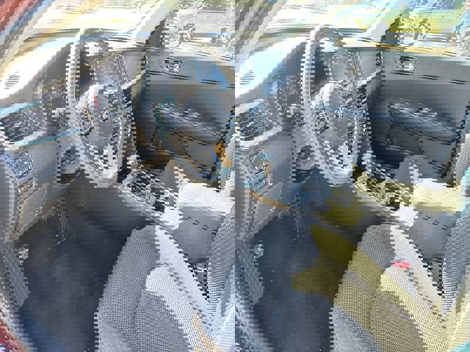 Used 2020 Kia Optima LX image 2