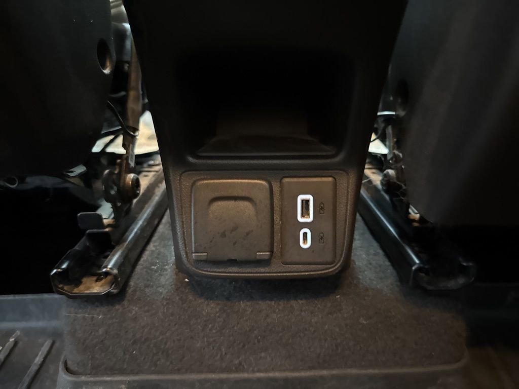 Used 2020 Buick Encore GX Essence image 23