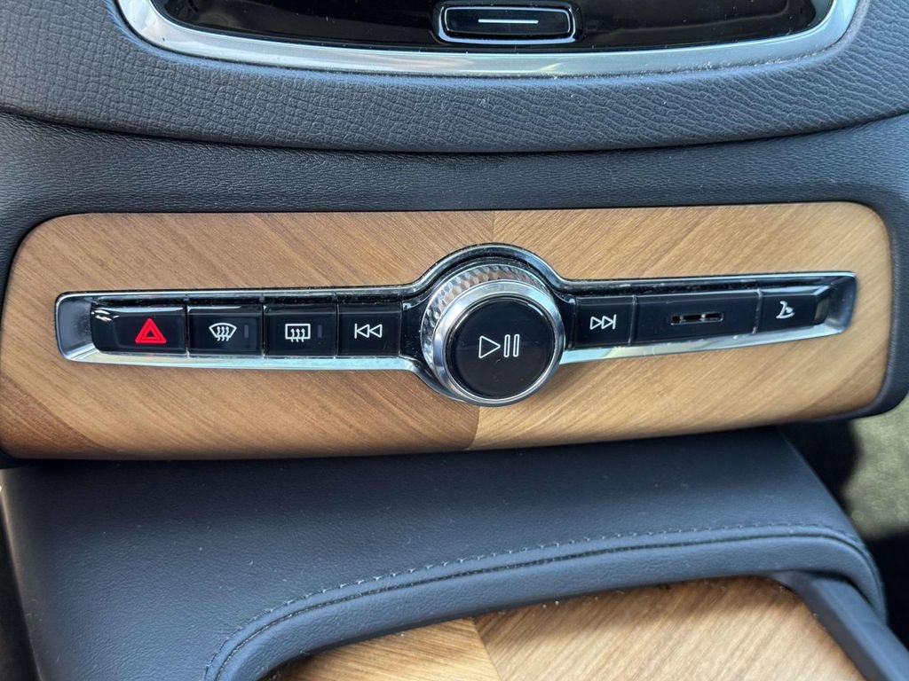 Certified 2023 Volvo XC90 B6 Core w/ Climate Package AWD/4WD image 27