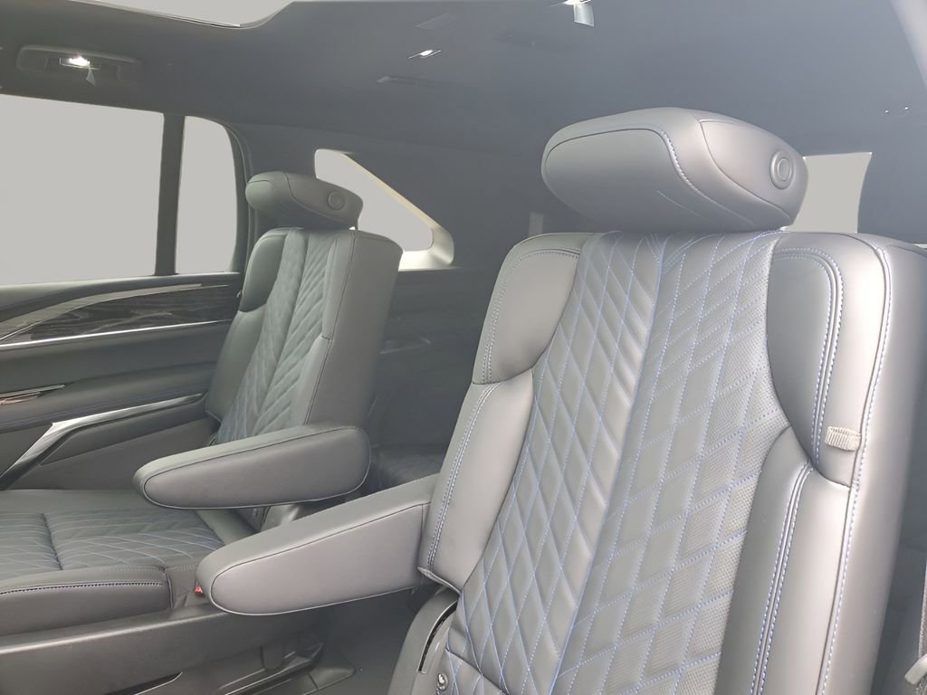 New 2026 Cadillac Escalade IQ Sport 1 w/ LPO, ONYX Package AWD/4WD image 21