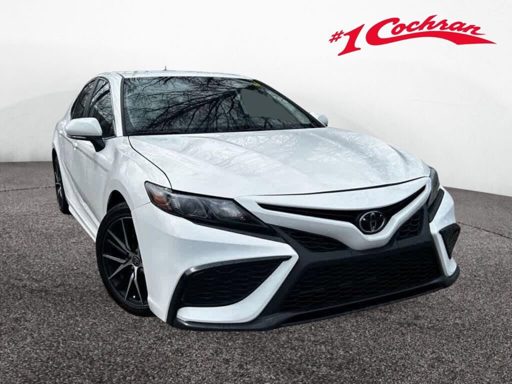 Used 2023 Toyota Camry SE image 1