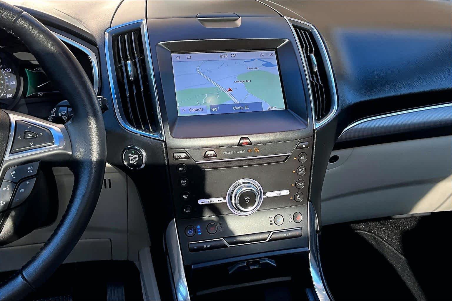 Used 2019 Ford Edge Titanium w/ Equipment Group 301A FWD image 7