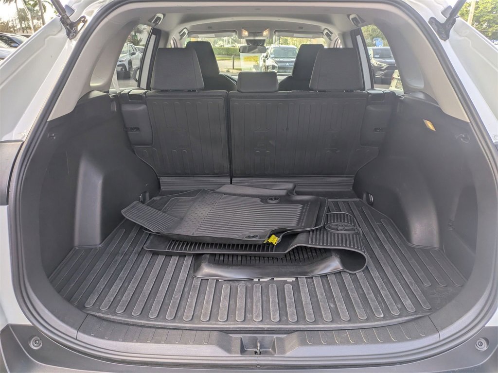 Used 2025 Toyota RAV4 LE image 27