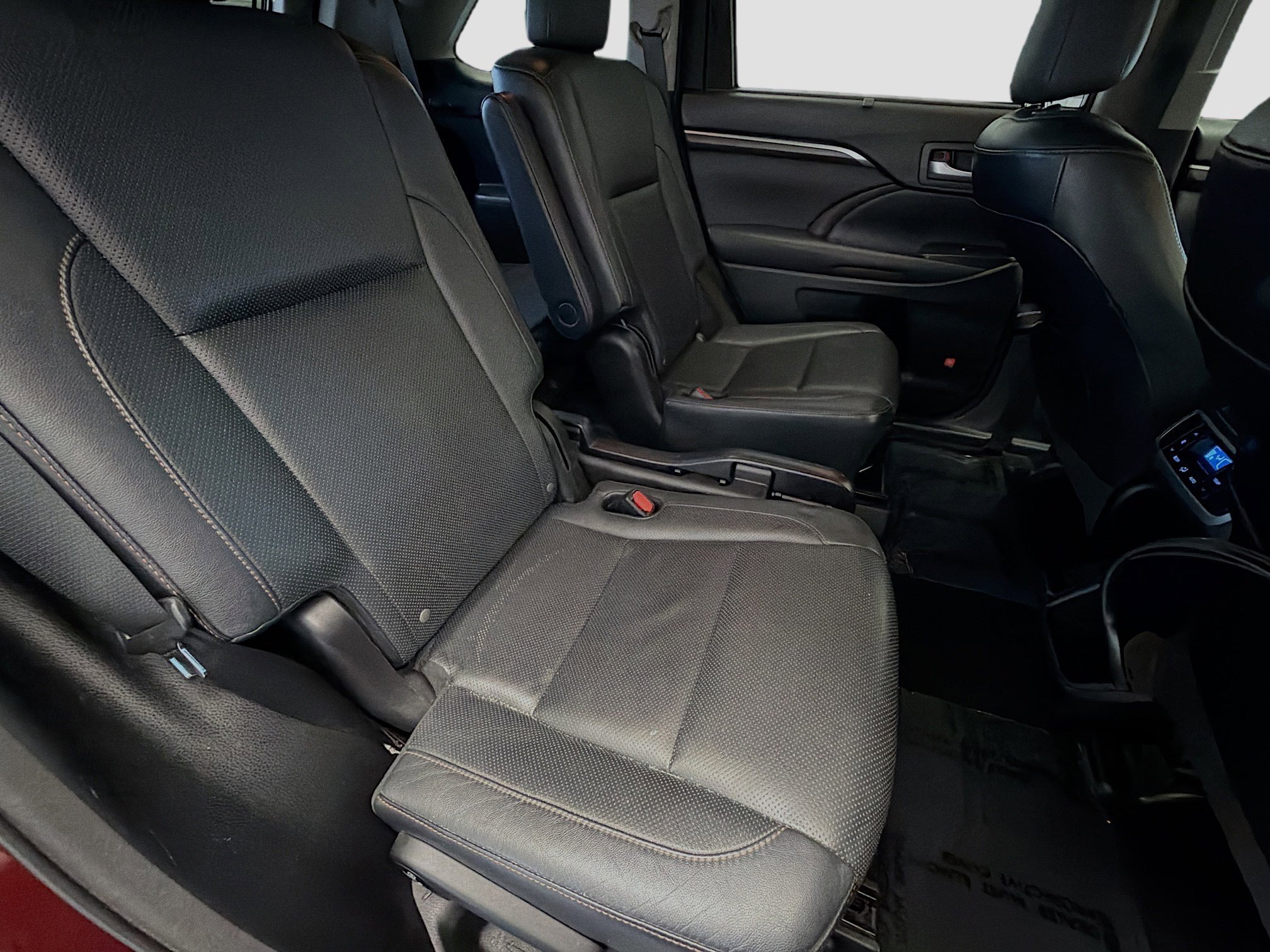 Used 2014 Toyota Highlander Limited w/ Driver Technology Package image 16