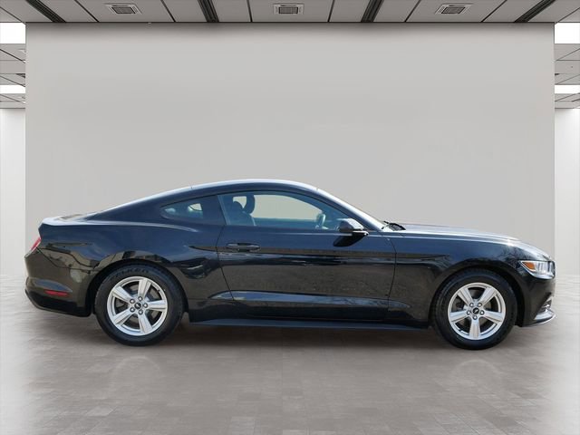 Used 2017 Ford Mustang Coupe RWD image 6