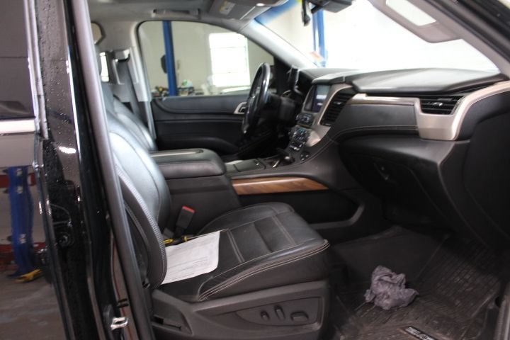 Used 2020 GMC Yukon Denali w/ Denali Ultimate Black Edition AWD/4WD image 16