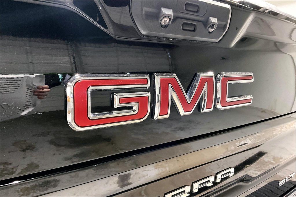 Used 2023 GMC Sierra 1500 SLT w/ SLT Premium Plus Package AWD/4WD image 38