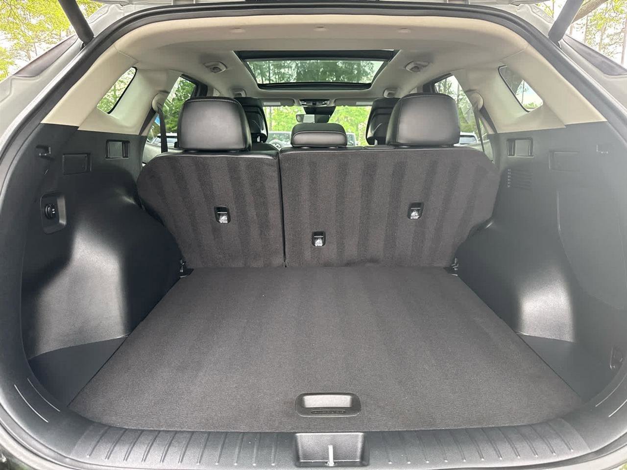 Used 2025 Kia Sportage SX image 12