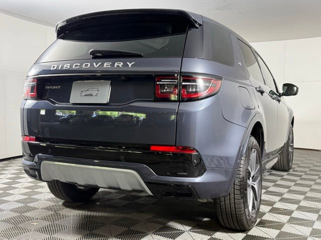 Used 2025 Land Rover Discovery Sport S image 8