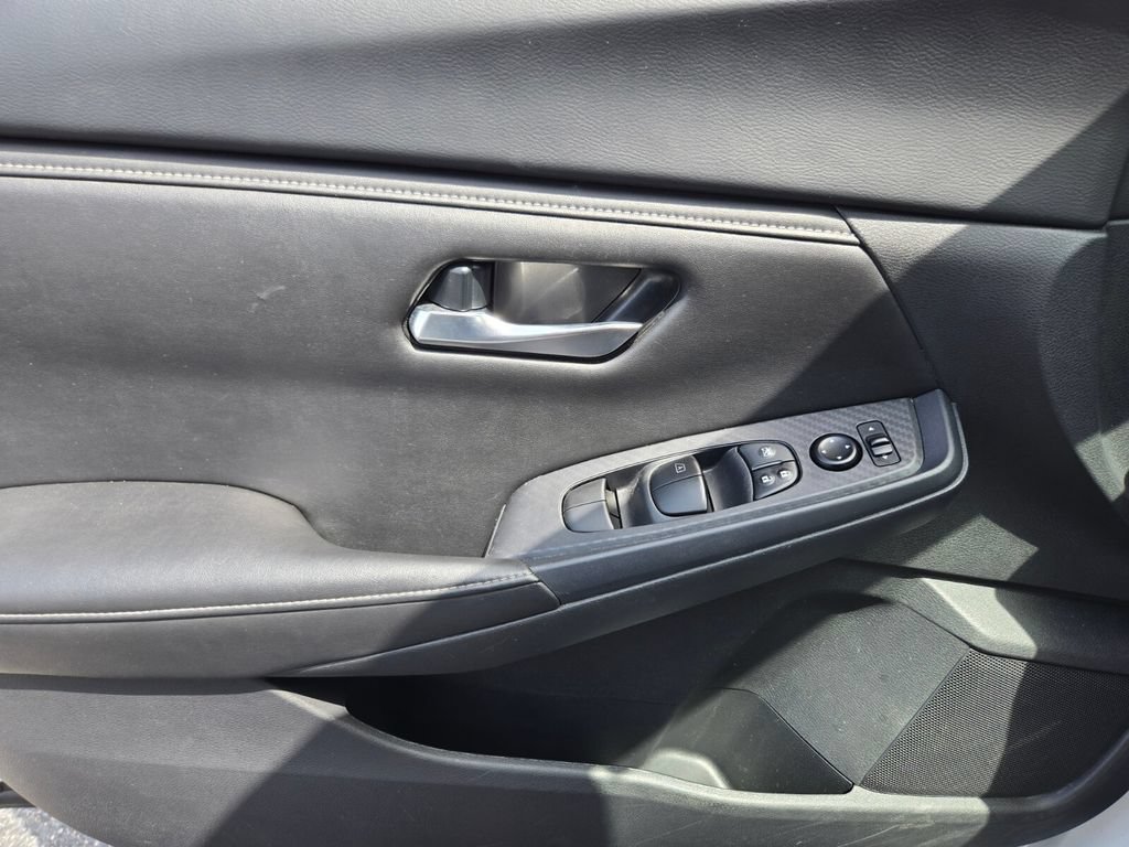 Certified 2024 Nissan Sentra SV FWD image 35