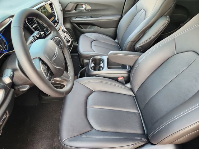 New 2026 Chrysler Pacifica Select FWD image 8