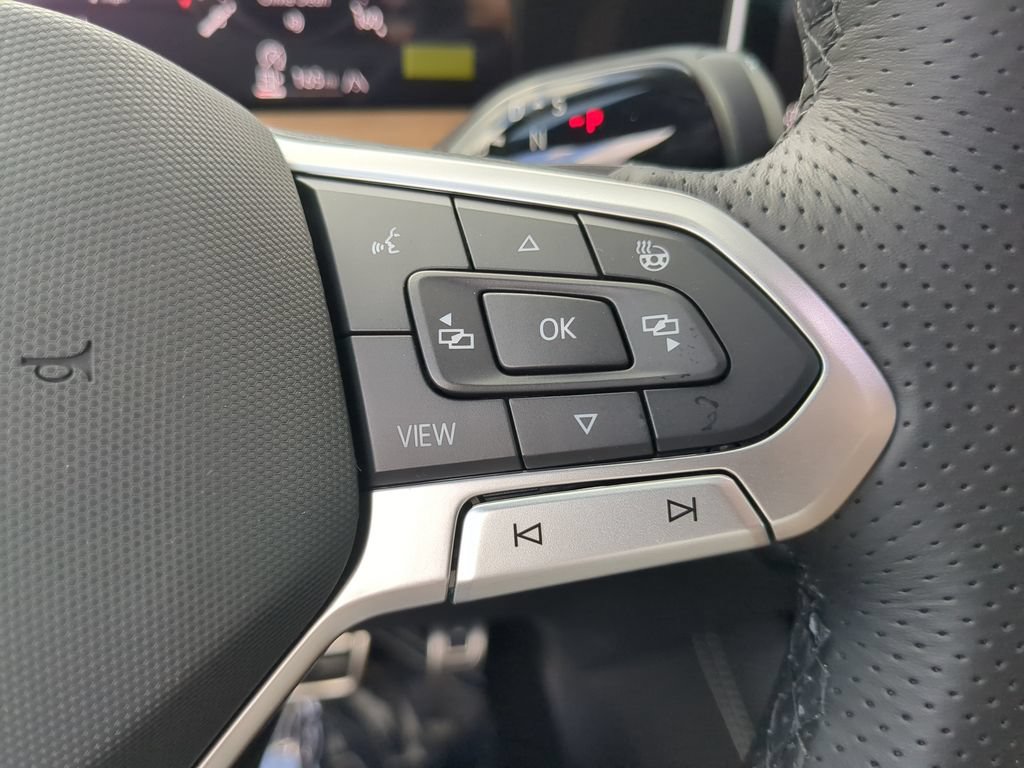 New 2026 Volkswagen Tiguan SEL R-Line AWD/4WD image 29