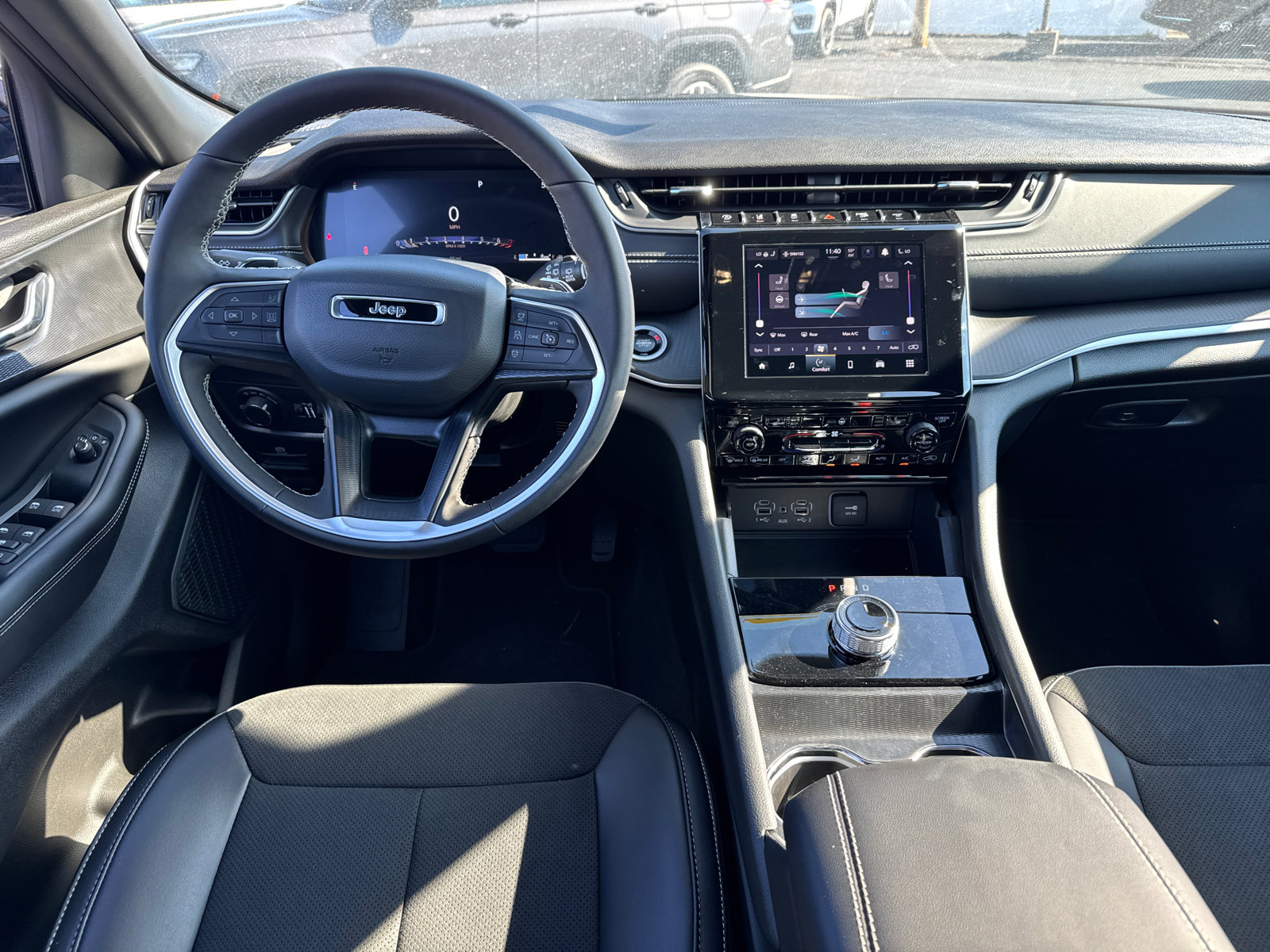 New 2025 Jeep Grand Cherokee Altitude AWD/4WD image 8