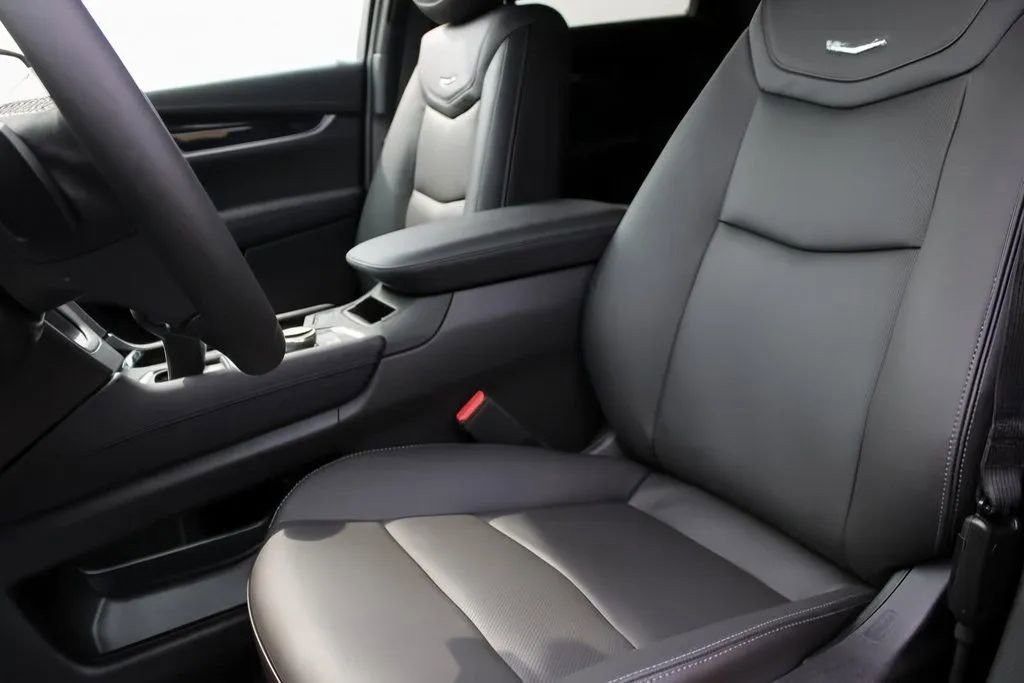 New 2025 Cadillac XT5 Premium Luxury AWD/4WD image 12