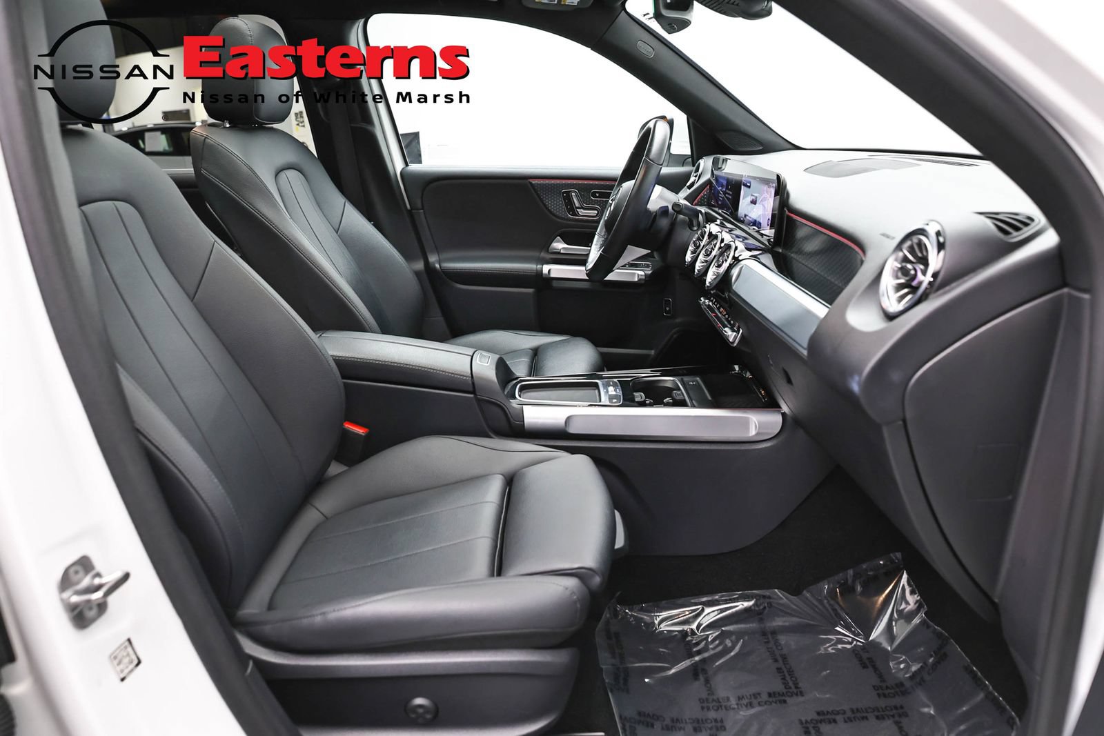 Used 2025 Mercedes-Benz GLB 250 w/ Exclusive Package image 26