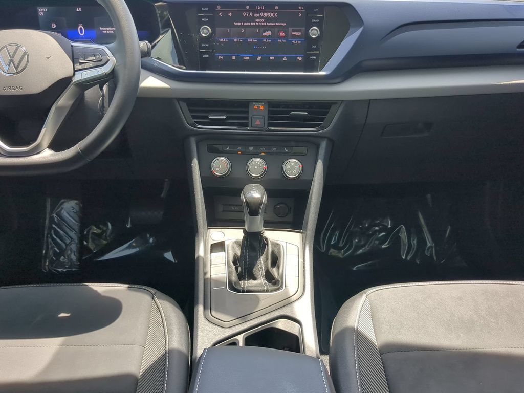 Certified 2022 Volkswagen Taos SE FWD image 14