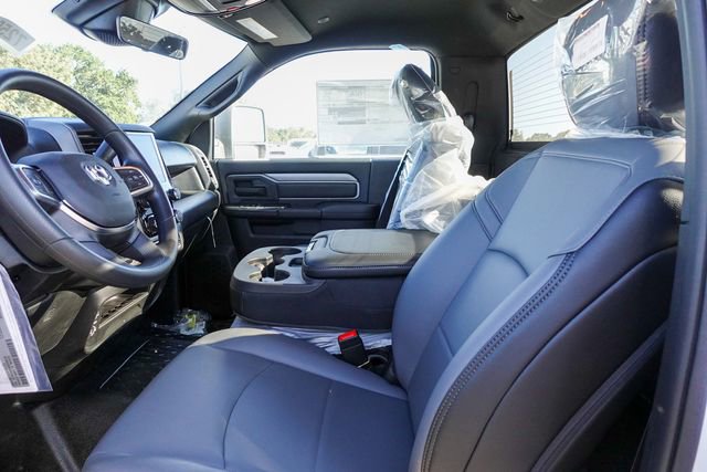 New 2025 RAM 5500 Tradesman AWD/4WD image 14