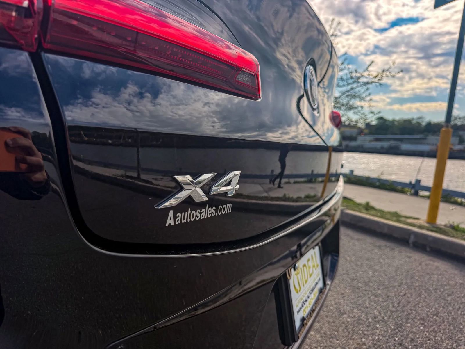 Used 2022 BMW X4 xDrive30i w/ M Sport Package 2 image 28