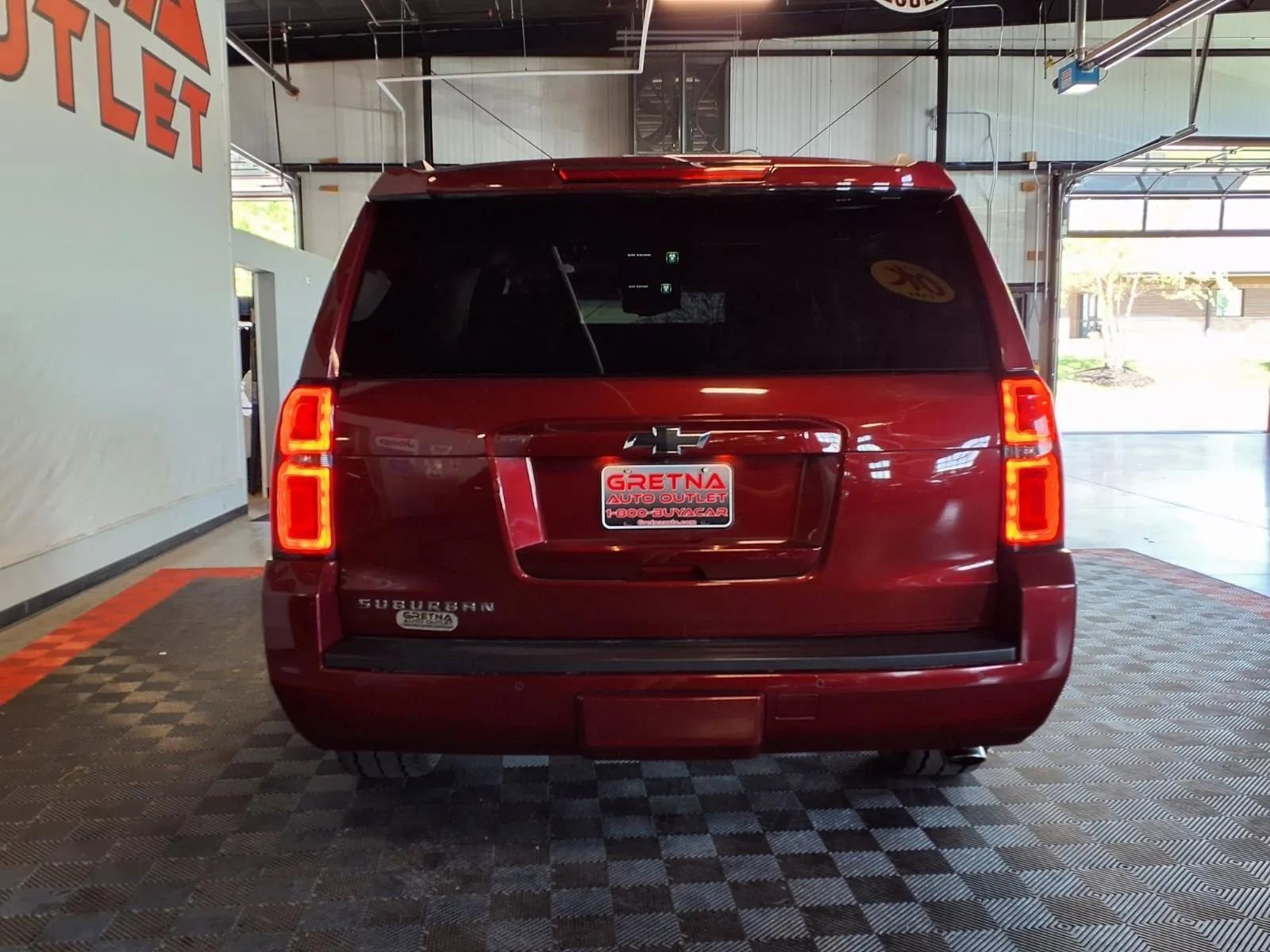Used 2017 Chevrolet Suburban LT w/ LT Signature Package AWD/4WD image 5