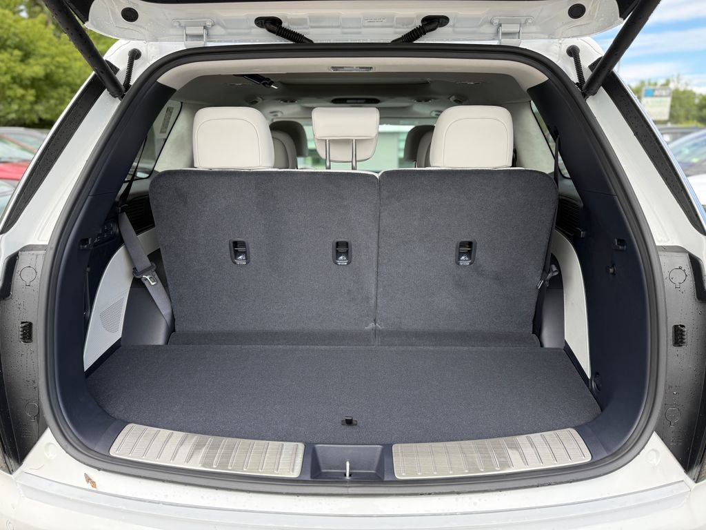 Used 2026 Hyundai Palisade Calligraphy image 5