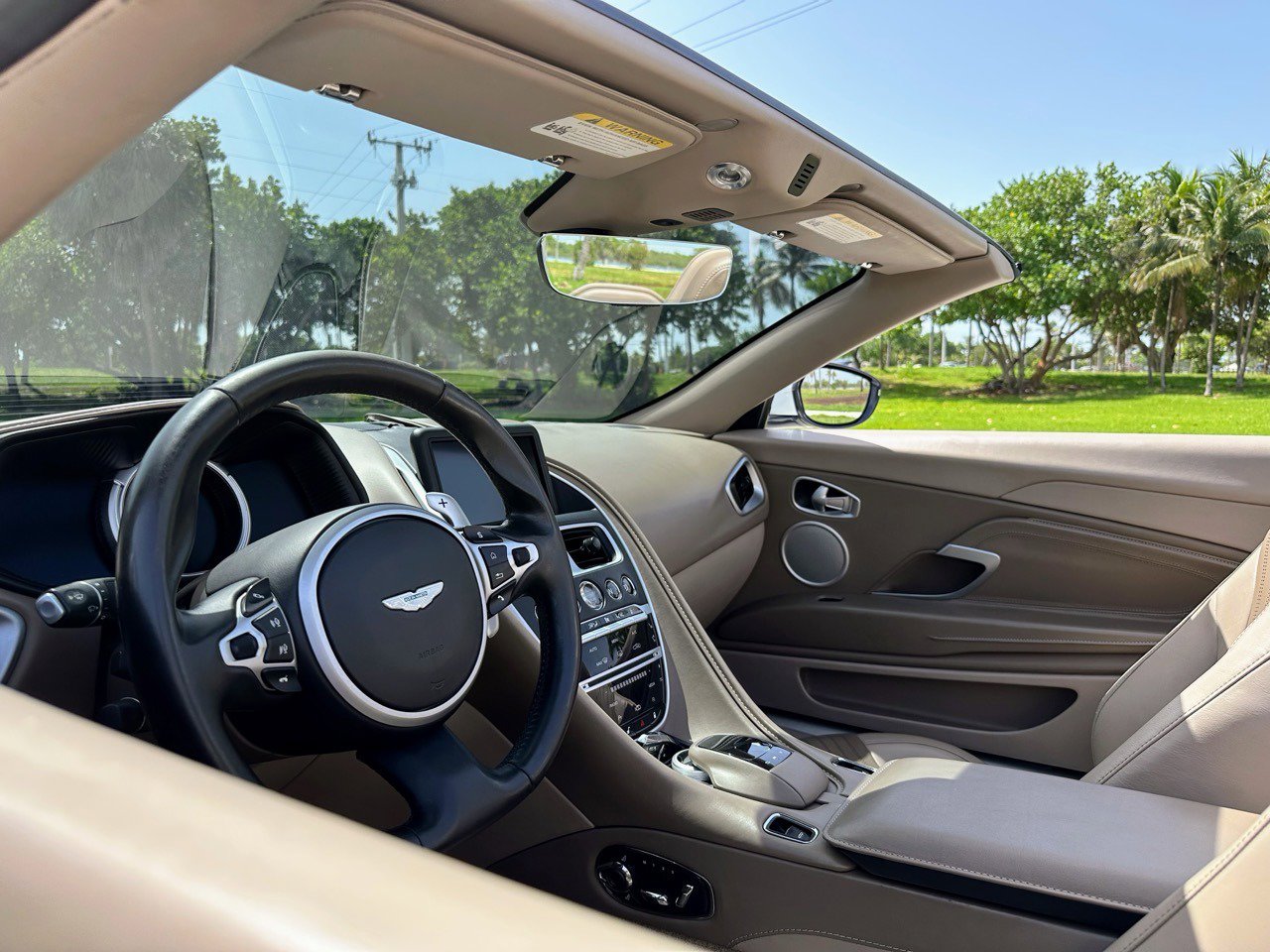 Used 2019 Aston Martin DB11 Volante RWD image 15