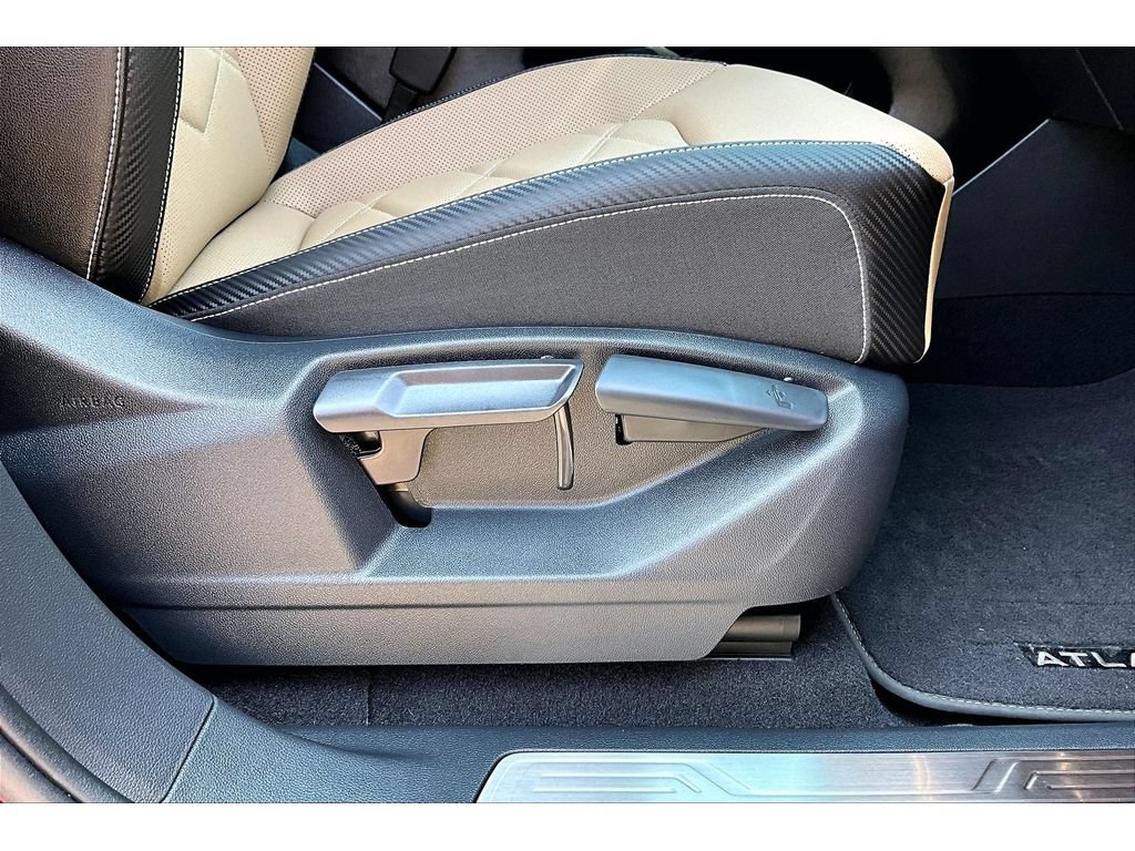 Used 2024 Volkswagen Atlas Cross Sport SE FWD image 51