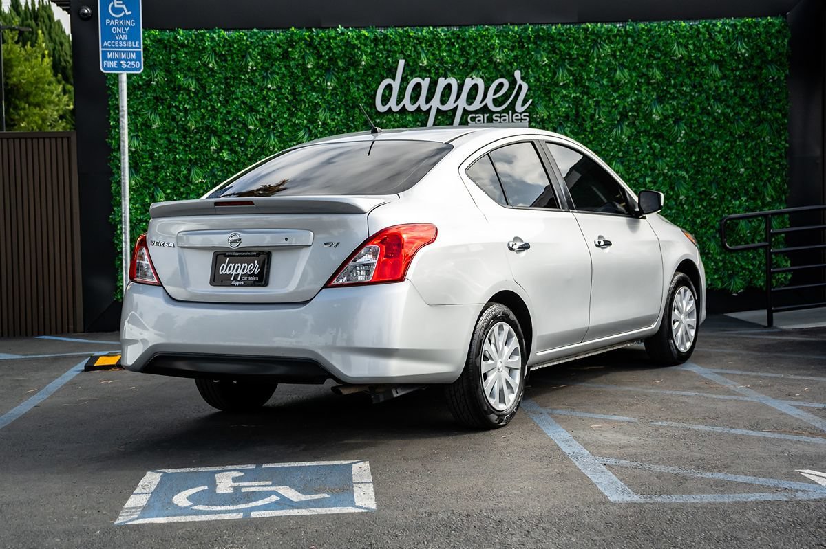 Used 2018 Nissan Versa SV FWD image 5