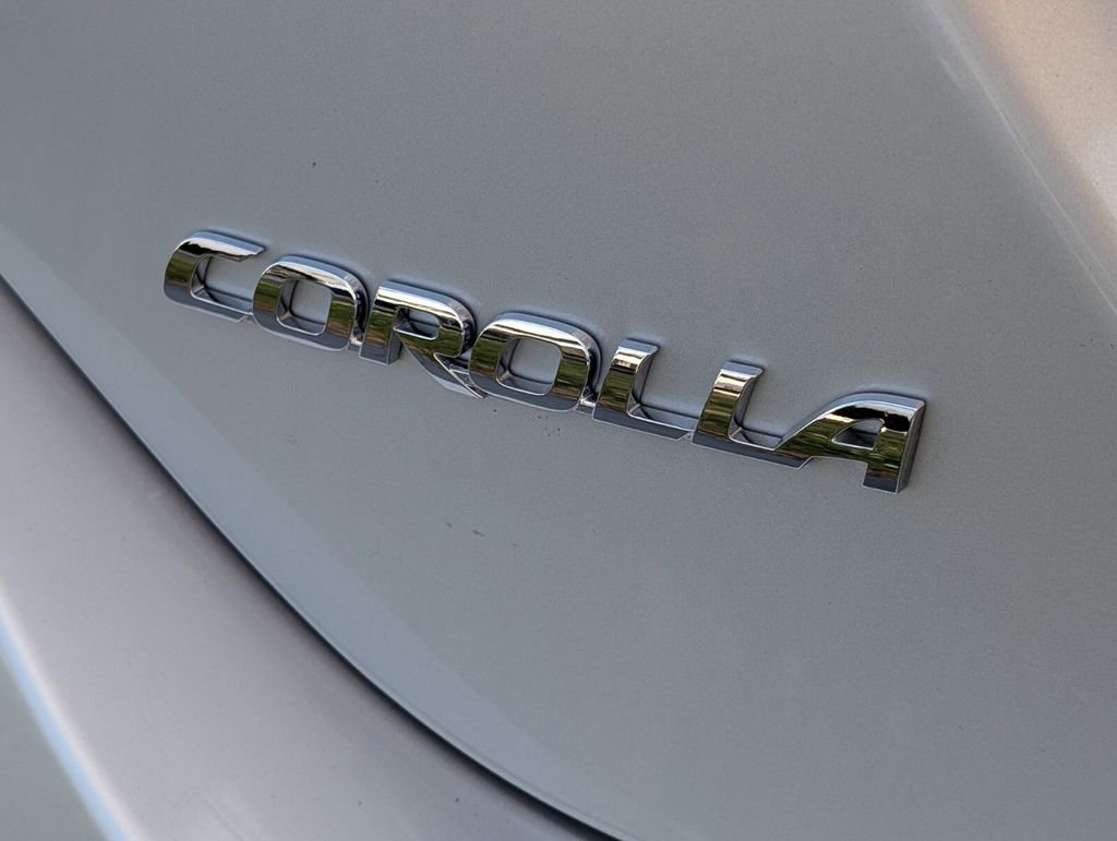 Used 2017 Toyota Corolla L image 12