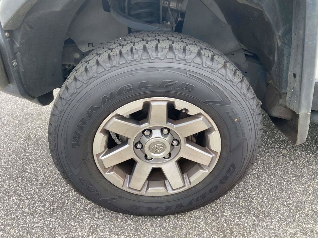 Used 2014 Toyota FJ Cruiser 2WD w/ Convenience Package image 4