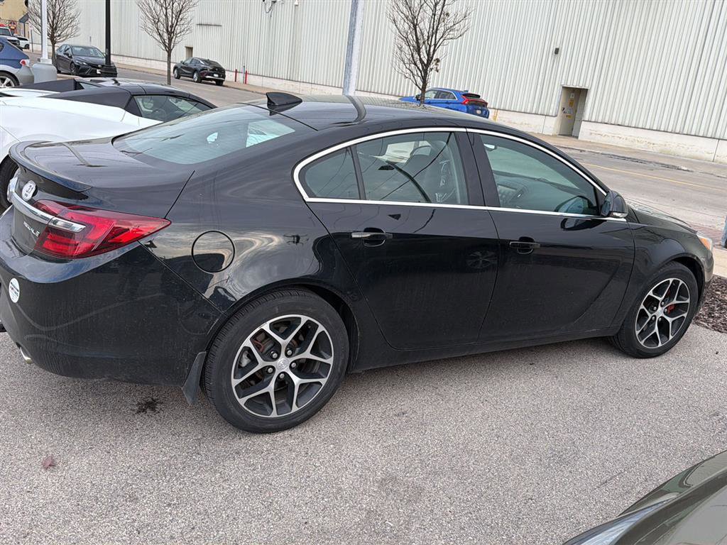 Used 2017 Buick Regal Sport Touring image 6