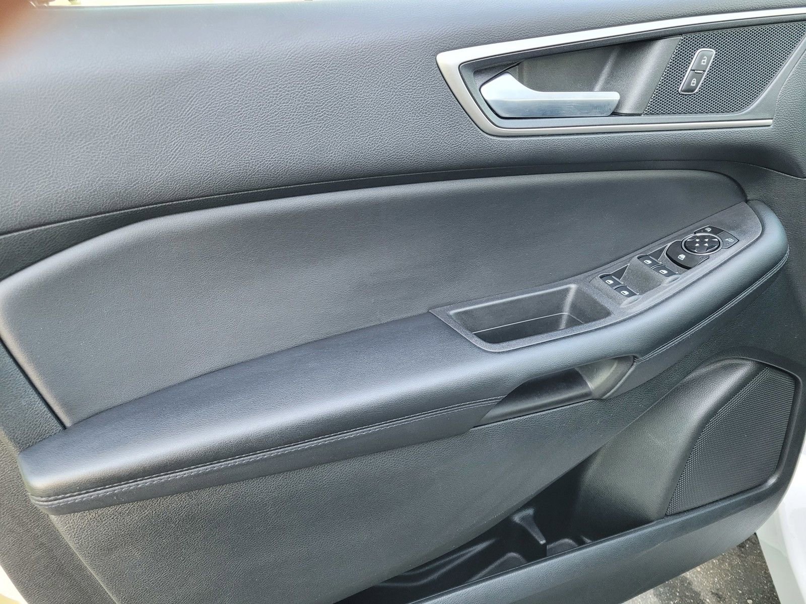 Used 2023 Ford Edge SEL w/ Convenience Package image 16