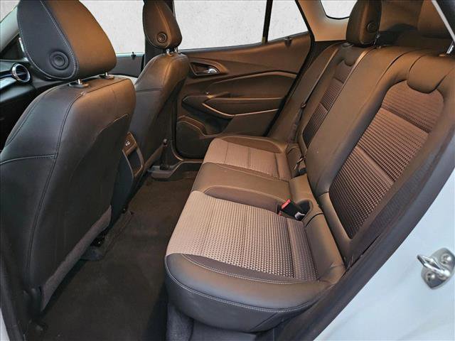 Used 2025 Chevrolet Trax LT FWD image 16