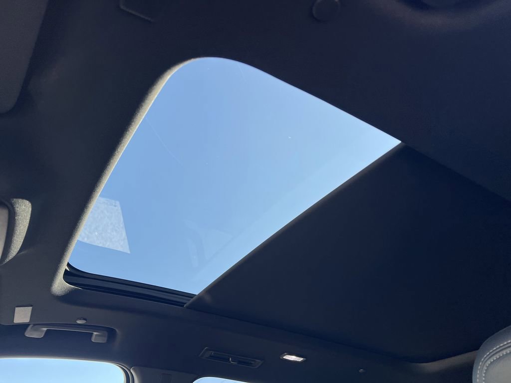 New 2026 Buick Enclave Avenir FWD image 13
